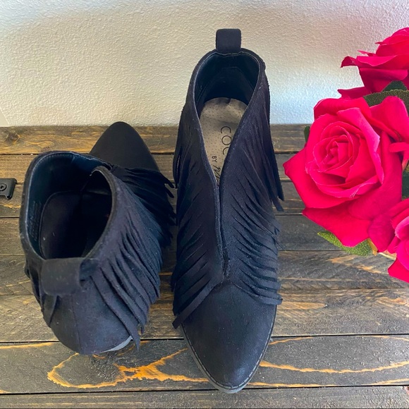 Coconuts by Matisse Fringe V Cut Booties (size 6M).🌹 - Picture 5 of 15